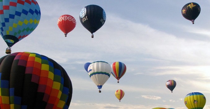Viajar en globo, helicóptero o avioneta